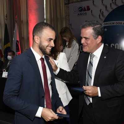 [OAB-BA entrega mais de 300 carteiras a jovens advogados e advogadas]