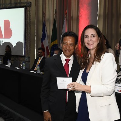 [OAB-BA entrega mais de 300 carteiras a jovens advogados e advogadas]