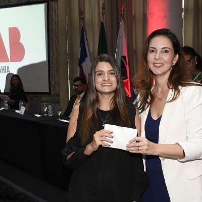 [OAB-BA entrega mais de 300 carteiras a jovens advogados e advogadas]