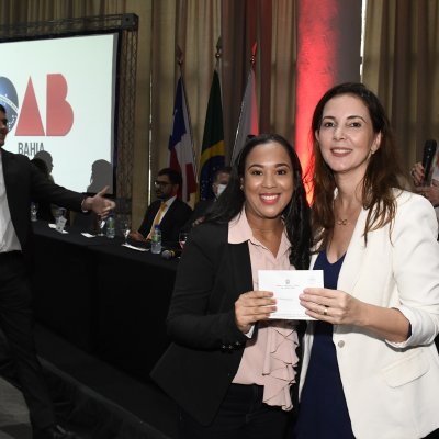 [OAB-BA entrega mais de 300 carteiras a jovens advogados e advogadas]