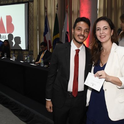 [OAB-BA entrega mais de 300 carteiras a jovens advogados e advogadas]