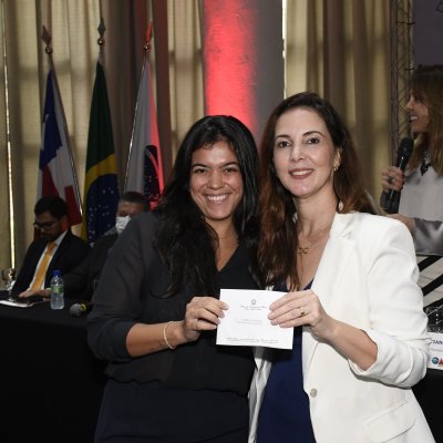 [OAB-BA entrega mais de 300 carteiras a jovens advogados e advogadas]