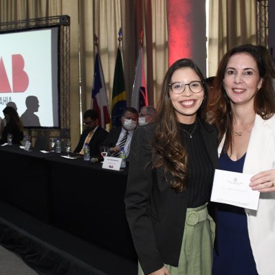 [OAB-BA entrega mais de 300 carteiras a jovens advogados e advogadas]