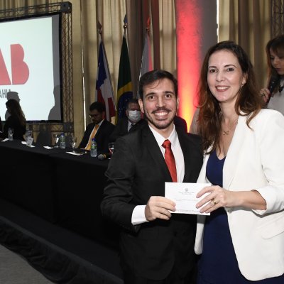 [OAB-BA entrega mais de 300 carteiras a jovens advogados e advogadas]