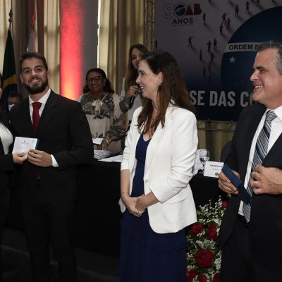 [OAB-BA entrega mais de 300 carteiras a jovens advogados e advogadas]