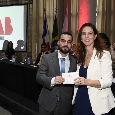 [OAB-BA entrega mais de 300 carteiras a jovens advogados e advogadas]