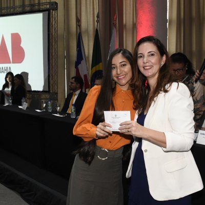 [OAB-BA entrega mais de 300 carteiras a jovens advogados e advogadas]