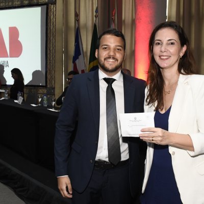 [OAB-BA entrega mais de 300 carteiras a jovens advogados e advogadas]