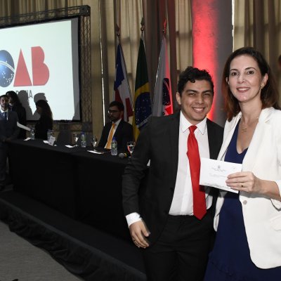 [OAB-BA entrega mais de 300 carteiras a jovens advogados e advogadas]