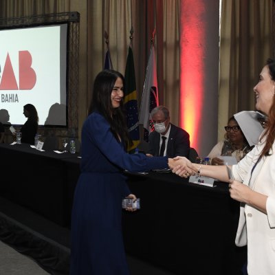 [OAB-BA entrega mais de 300 carteiras a jovens advogados e advogadas]