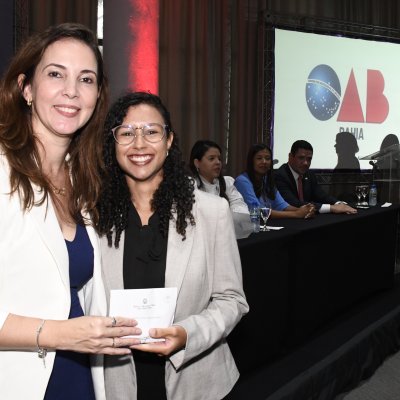 [OAB-BA entrega mais de 300 carteiras a jovens advogados e advogadas]