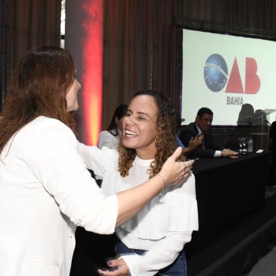 [OAB-BA entrega mais de 300 carteiras a jovens advogados e advogadas]