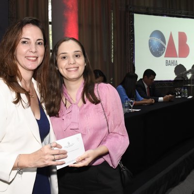 [OAB-BA entrega mais de 300 carteiras a jovens advogados e advogadas]