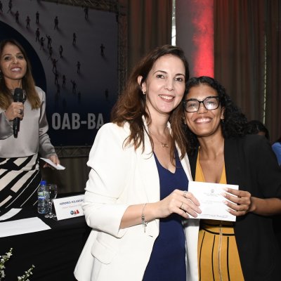 [OAB-BA entrega mais de 300 carteiras a jovens advogados e advogadas]