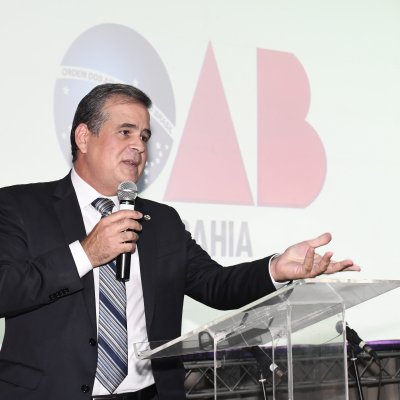 [OAB-BA entrega mais de 300 carteiras a jovens advogados e advogadas]