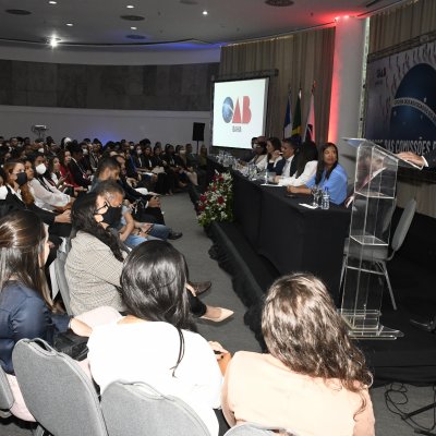 [OAB-BA entrega mais de 300 carteiras a jovens advogados e advogadas]