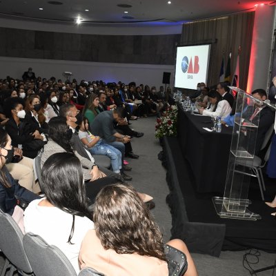 [OAB-BA entrega mais de 300 carteiras a jovens advogados e advogadas]