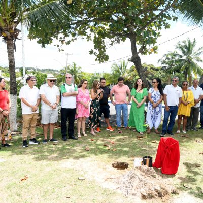 [OAB-BA planta baobá em homenagem a Esperança Garcia no Clube dos Advogados ]