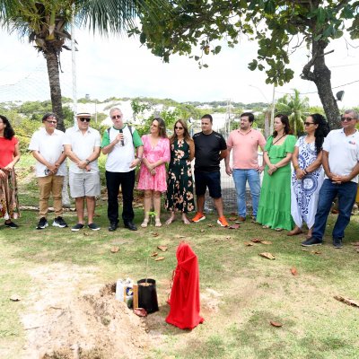 [OAB-BA planta baobá em homenagem a Esperança Garcia no Clube dos Advogados ]