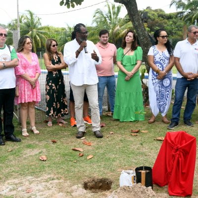 [OAB-BA planta baobá em homenagem a Esperança Garcia no Clube dos Advogados ]