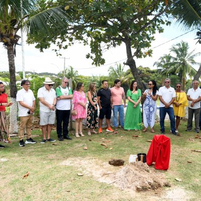 [OAB-BA planta baobá em homenagem a Esperança Garcia no Clube dos Advogados ]