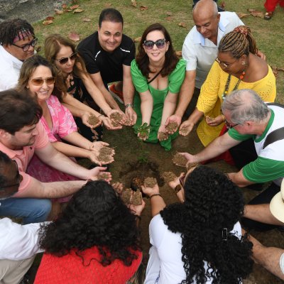 [OAB-BA planta baobá em homenagem a Esperança Garcia no Clube dos Advogados ]