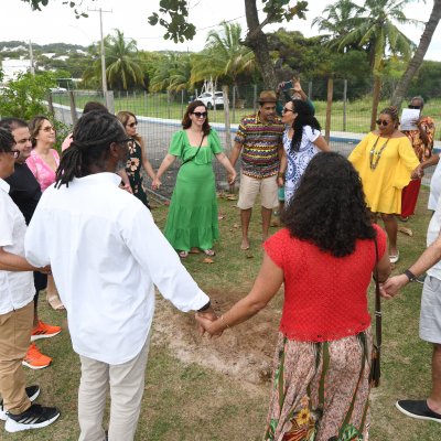 [OAB-BA planta baobá em homenagem a Esperança Garcia no Clube dos Advogados ]