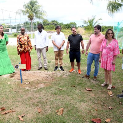 [OAB-BA planta baobá em homenagem a Esperança Garcia no Clube dos Advogados ]