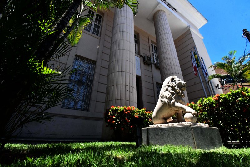 [OAB Bahia manifesta apoio a professor da UNEB]