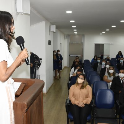 [Com mesa formada por mulheres, Seccional entrega carteiras da OAB]