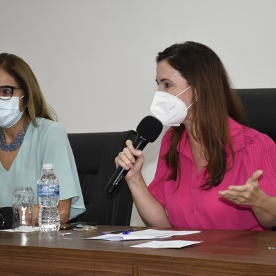 [Com mesa formada por mulheres, Seccional entrega carteiras da OAB]