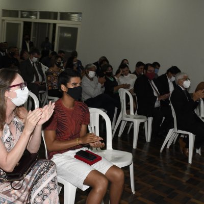 [Daniela Borges se emociona em posse da diretoria da OAB de Itapetinga]