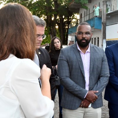 [OAB-BA desagravou advogado Pablo Paixão em frente ao Comando da PM em Gandu]