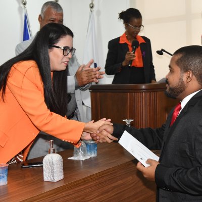 [Solenidade de Entrega de Carteira de Estagiários da OAB-BA - 25-05-2003]