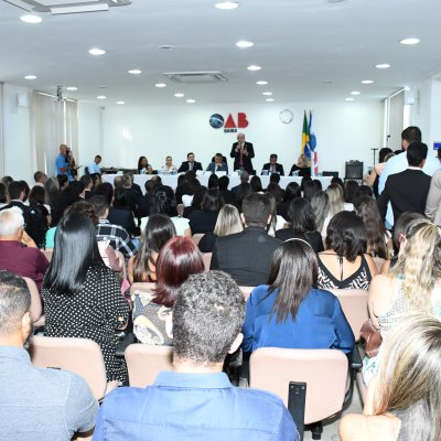 [OAB-BA entrega carteiras da Ordem a 56 novos advogados]