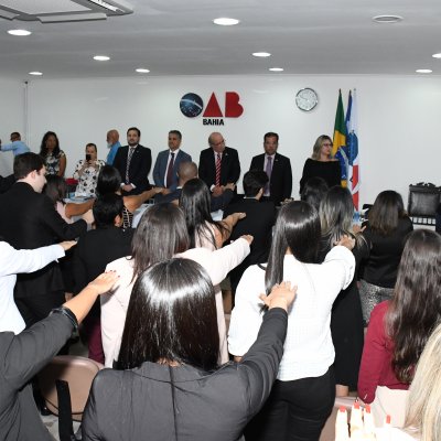 [OAB-BA entrega carteiras da Ordem a 56 novos advogados]