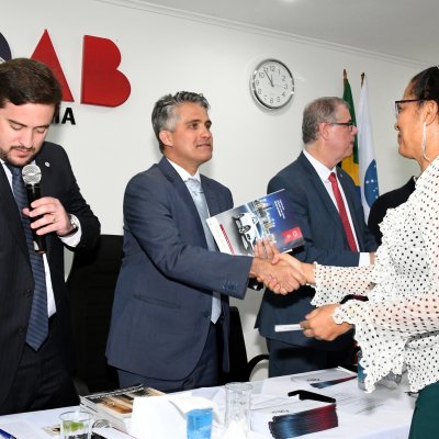 [OAB-BA entrega carteiras da Ordem a novos advogados dia 26/11]