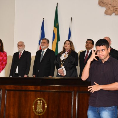 [Esmeralda Oliveira é condecorada com a Ordem do Mérito Judiciário do Trabalho da Bahia – Comenda Ministro Coqueijo Costa]