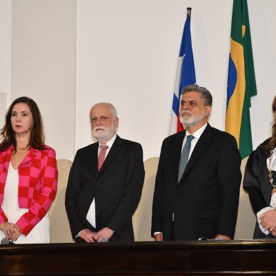 [Esmeralda Oliveira é condecorada com a Ordem do Mérito Judiciário do Trabalho da Bahia – Comenda Ministro Coqueijo Costa]