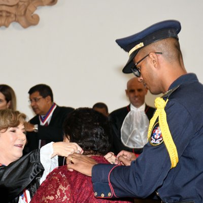 [Esmeralda Oliveira é condecorada com a Ordem do Mérito Judiciário do Trabalho da Bahia – Comenda Ministro Coqueijo Costa]