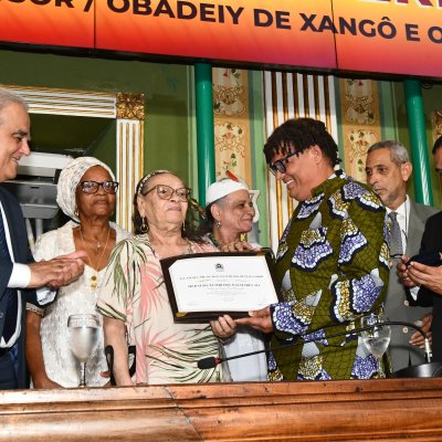 [Sérgio São Bernardo é condecorado com a Medalha Zumbi dos Palmares na Câmara Municipal de Salvador]