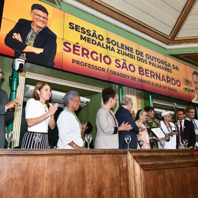 [Sérgio São Bernardo é condecorado com a Medalha Zumbi dos Palmares na Câmara Municipal de Salvador]