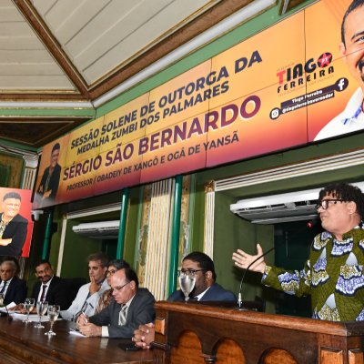 [Sérgio São Bernardo é condecorado com a Medalha Zumbi dos Palmares na Câmara Municipal de Salvador]