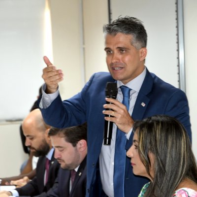 [OAB-BA entrega 25 carteiras de advogados e advogadas]