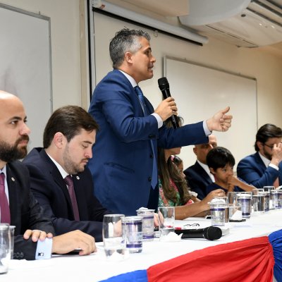 [OAB-BA entrega 25 carteiras de advogados e advogadas]