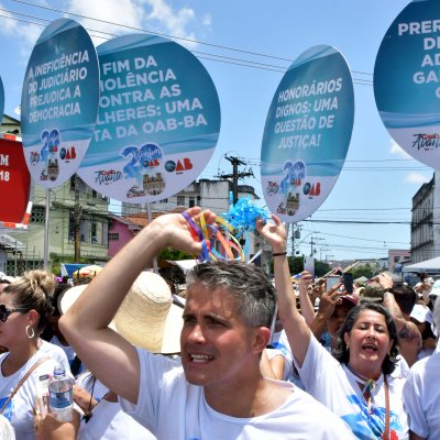 [Mais de 700 advogados esbanjam fé e energia na Lavagem do Bonfim]