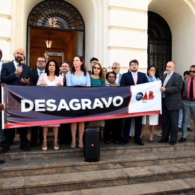 [Desagravo público em favor dos advogados Antônio André Mendes Oliveira e La Rúbia Oliveira de Jesus]