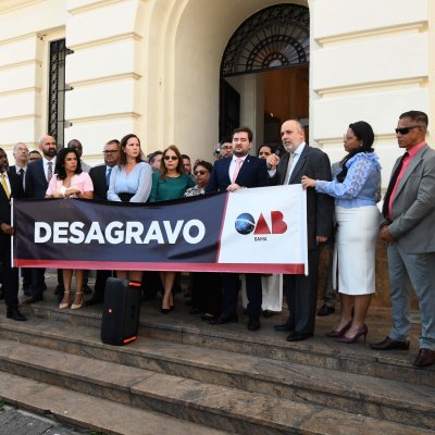 [Desagravo público em favor dos advogados Antônio André Mendes Oliveira e La Rúbia Oliveira de Jesus]