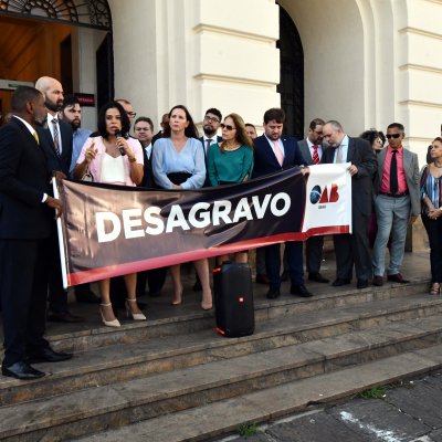 [Desagravo público em favor dos advogados Antônio André Mendes Oliveira e La Rúbia Oliveira de Jesus]