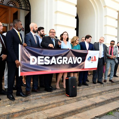 [Desagravo público em favor dos advogados Antônio André Mendes Oliveira e La Rúbia Oliveira de Jesus]